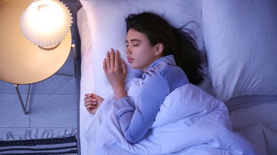 Stručnjak otkriva 6 TRIKOVA za tople noći i uštedu novca bez uključivanja grejanja