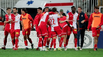 Šamar Zvezdi u Novom Sadu: Voša slavila posle preokreta Šamar Zvezdi u Novom Sadu: Voša slavila posle preokreta