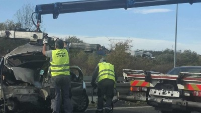 Teška saobraćajna nesreća kod Ostružnice: Slupalo se pet vozila (FOTO)