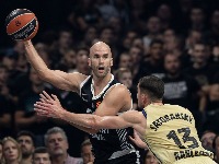 Barselona trojkom s pola terena srušila Partizan!