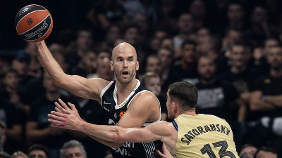 Barselona trojkom s pola terena srušila Partizan! Barselona trojkom s pola terena srušila Partizan!