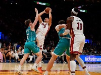 Jović se povredio, Vembanjama "ohladio" Majami