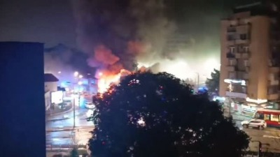 Veliki požar u Beogradu: Gori poznati restoran (VIDEO)