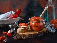 Ajvar iz rerne zaludeo domaćice u Srbiji! Brzo se pravi, a imaćete ukusnu zimnicu 