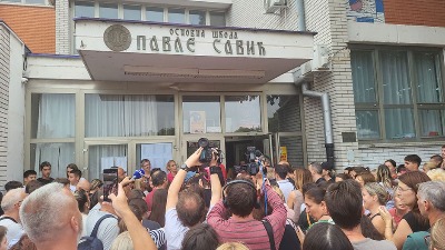 Roditelji đaka OŠ "Pavle Savić": Veći broj uniformisanih policajaca dva dana u školi