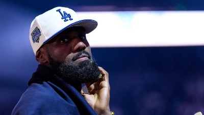 Lebron najavio "drugu odluku", pa prevario ceo svet (VIDEO)