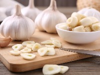 Šta će se dogoditi u telu AKO SVAKI DAN JEDETE BELI LUK? Promene su NEVEROVATNE 