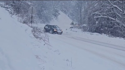 Sneg paralisao Prijepolje, za manje od dva sata palo 20 cm (VIDEO)