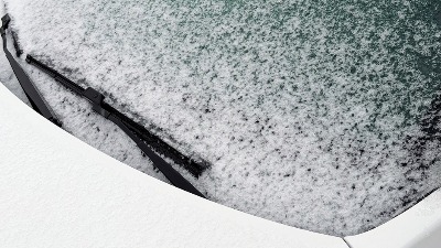 Ovo je najefikasnija i najbrža metoda da SKINETE LED sa vetrobranskog stakla