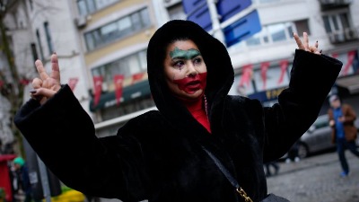 Mlade devojke u Iranu rizikuju smrtnu kaznu: "Najhrabriji na svetu" (FOTO, VIDEO)