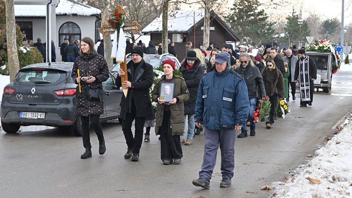 SAHRANJEN Ljuba Ninković: Muzičar ispraćen uz zvuke njegove pesme: "Moje vreme leti..." (FOTO) 