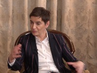 "Brnabić SLAGALA I OBRUKALA SRBIJU! Iz Estonije se vraća dan pre sastanka sa misijom EP" (FOTO)