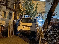 Zloupotreba ili ne: Vozilo ustanove u dvorištu zaposlene?