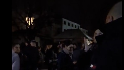 Čačani protestuju ispred tužilaštva: Šest osoba privedeno nakon koncerta Ane Bekute (VIDEO)