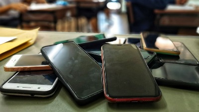 Francuzi PRELOMILI: Usvojena zabrana upotrebe društvenih mreža za mlađe od 15 godina