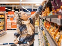 Mislite da pametno kupujete jer birate proizvod sa zadnje strane police, a zapravo GREŠITE 