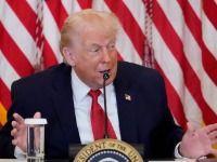 Tramp zapretio svim državama koje NE PODRŽAVAJU ANEKSIJU GRENLANDA: "Uvešću vam carine"