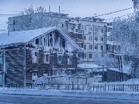 Kuće u NAJHLADNIJEM GRADU na svetu nemaju WC, ali imaju troje vrata i postoji dobar razlog za to (VIDEO)