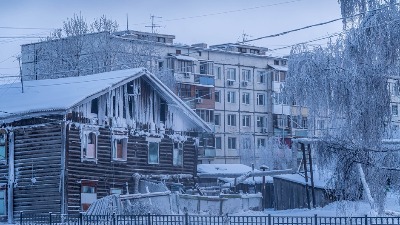 Kuće u NAJHLADNIJEM GRADU na svetu nemaju WC, ali imaju troje vrata i postoji dobar razlog za to (VIDEO)