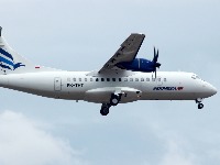 Drama pri sletanju: Srušio se avion, u njemu bilo 11 osoba (VIDEO)