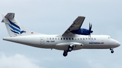 Drama pri sletanju: Srušio se avion, u njemu bilo 11 osoba (VIDEO)