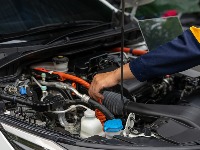 Automehaničar upozorava vozače na JEDNU GREŠKU zimi koja uništava motor (VIDEO)