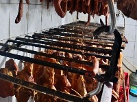 Hapšenje u Somboru zbog 8,2 TONE mesa nebezbednog za upotrebu (FOTO)