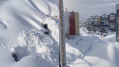 Sneg do krova zgrada: Neverovatni prizori sa Kamčatke (VIDEO)