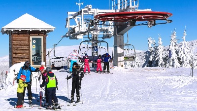 Deca skijaju pored fekalija: Užas na Kopaoniku (VIDEO)