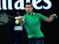 Nole čestitao Krstovdan, pa pravio šou: Hoću ovo telo!