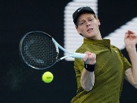 Siner "samleo" prvog rivala u Melburnu