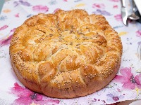 Luda pogača bez kvasca: Meša se običnom viljuškom, a naraste toliko da ne može da stane u tepsiju