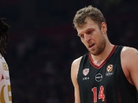 Olimpijakos razvalio Nedovićev tim, Vezenkov pokazao ko je "tata"