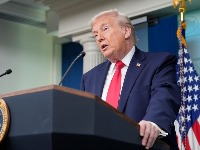 ŠOK U BELOJ KUĆI Tramp nikad oštriji prema NATO - POMENUO I SRBIJU!