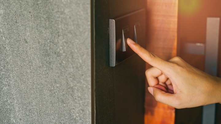 Ako osetite ovaj miris u kući usred noći, ne palite svetlo: To znači SAMO JEDNO