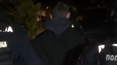 Pušten sin Milomira Jaćimovića: Opsovao ispred kordona policije
