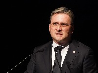 "Grebu po dnu kadrovske kace, šta očekivati od Selakovića": Partijski kadrovi preuzimaju umetnost