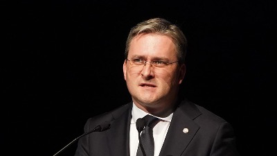 "Grebu po dnu kadrovske kace, šta očekivati od Selakovića": Partijski kadrovi preuzimaju umetnost