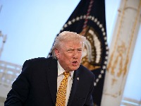 NOVA KRIZA NA POMOLU Tramp PONOVO preti susedu SAD!