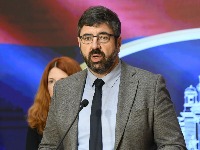 Radomir Lazović napadnut ispred Skupštine!