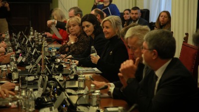 Šefica delegacije EP u Srbiji: Dobili smo zabrinjavajuće izveštaje, tražimo istragu