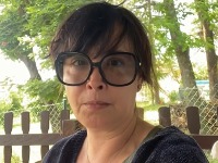 Naša glumica (53) okopava baštu i muze koze na selu kod Barajeva: "Sir je ispao kao francuski" (FOTO, VIDEO) 