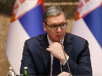 Vučić poručio građanima: Narode, ne dajte da vas pljačkaju