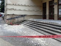 Bilo je PROPUSTA, pa je fasada Gimnazije OTPALA