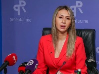 ŠOK Mirjana Pajković pokazala masku s intimnog snimka: Nastavak afere o kojoj bruji region (VIDEO)