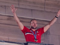 Zbog ovoga su se studenti poklonili Mandiću (VIDEO)