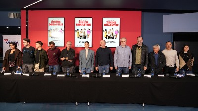 "Povratak Žikine dinastije" osvaja dijasporu: Rasprodato čak sedam sala u Beču (FOTO) 