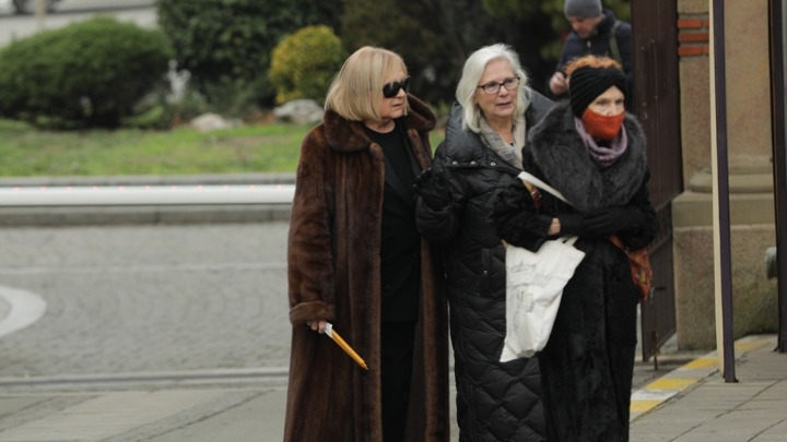 SAHRANJENA Senka Veletanlić: Veliki broj kolega se oprostio od čuvene pevačice (FOTO)