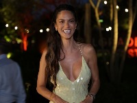 Zašto je Danijela Dimitrovska nosila MARAMU tokom celog VENČANJA? Teolog objašnjava da li je to obavezno (VIDEO) 