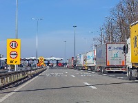 "Čekamo dodatna rešenja": Prevoznici iz Srbije NEĆE BLOKIRATI prelaze 14. aprila